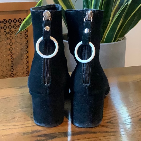 Urban outfitters black booties with interchangeable hoop accessories - Picture 5 of 7